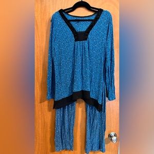 Simply Vera Wang blue pajamas set